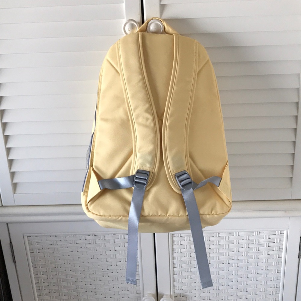 Vera Bradley lighten up Large XL backpack banana yellow NWT - Picture 6 of 8